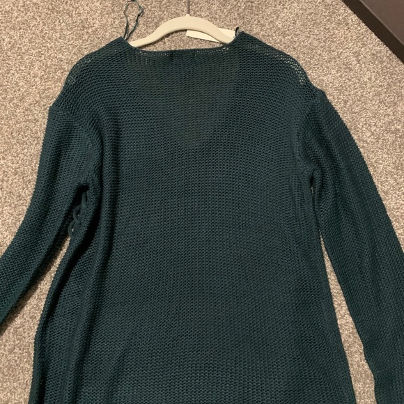 Francesca’s Harper Collection Dark Green Sweater - Picture 4 of 4